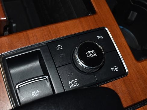 Used 2019 Lincoln Navigator Reserve AWD/4WD image 18
