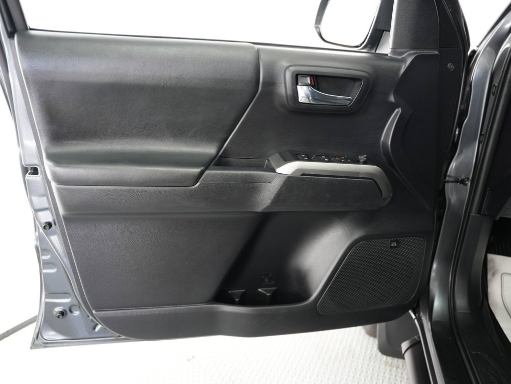 Used 2020 Toyota Tacoma Limited AWD/4WD image 42
