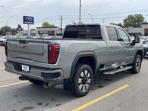 Used 2024 GMC Sierra 2500 Denali AWD/4WD image 9