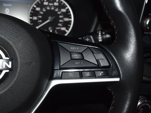 Used 2024 Nissan Altima 2.5 SR FWD image 9