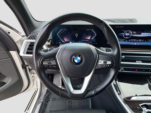 Used 2025 BMW X5 xDrive40i w/ Climate Comfort Package image 40