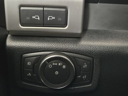 Used 2016 Ford F150 Platinum w/ Equipment Group 701A Luxury AWD/4WD image 22