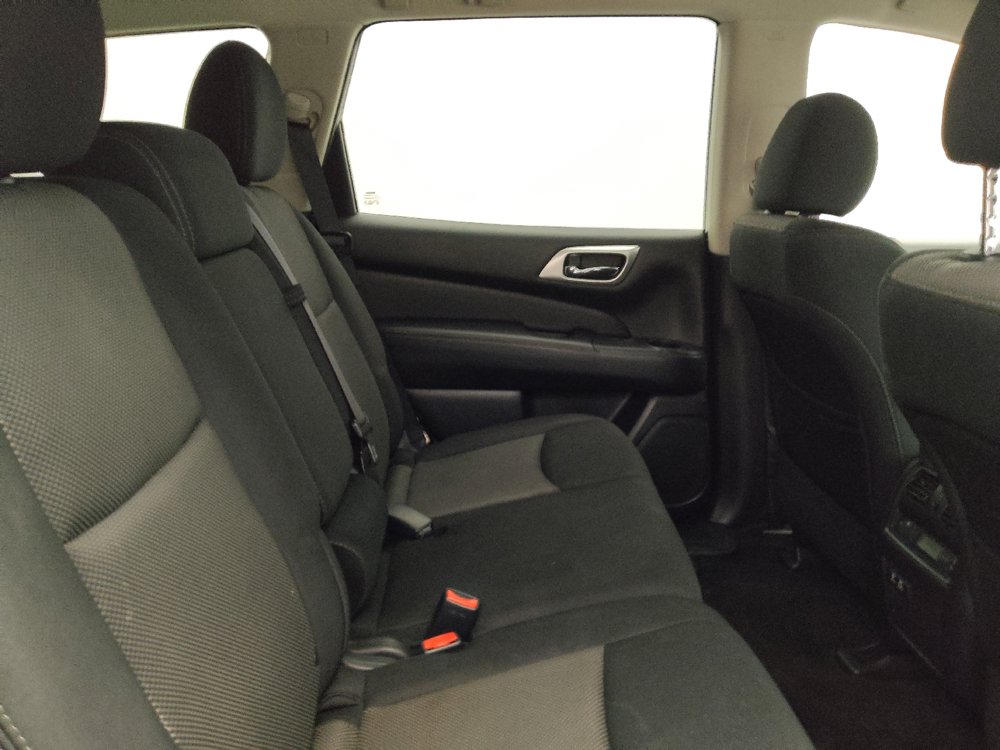 Used 2020 Nissan Pathfinder S FWD image 19