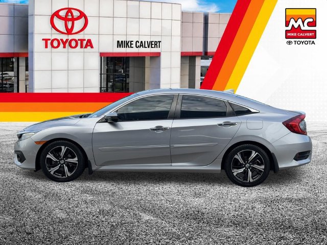Used 2017 Honda Civic Touring image 5