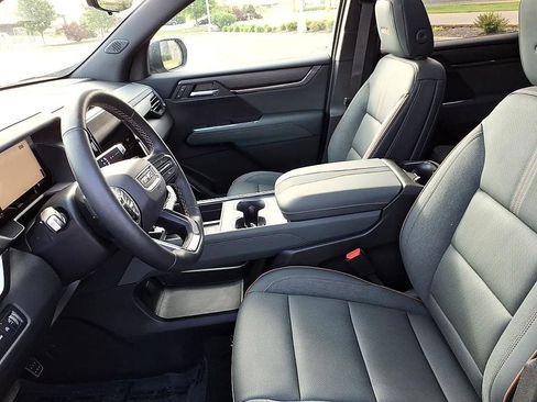 Used 2026 GMC Acadia AT4 w/ Luxury Package AWD/4WD image 15