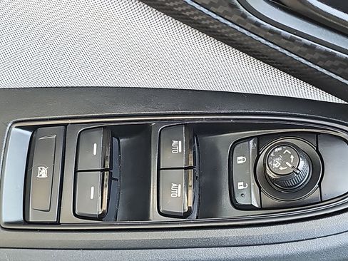 Used 2018 Subaru Crosstrek 2.0i AWD/4WD image 32