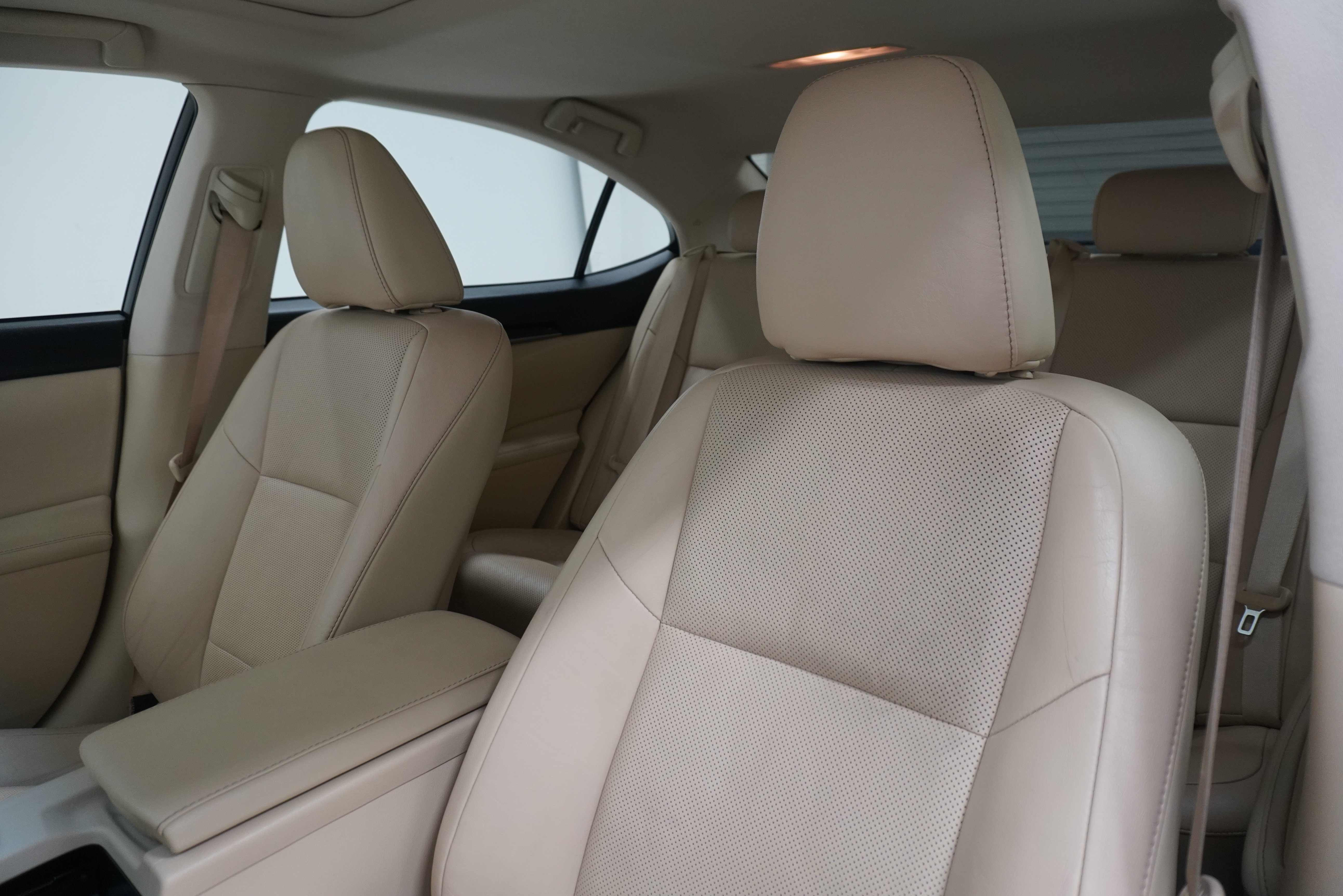 Used 2013 Lexus ES 350 w/ Luxury Pkg FWD image 11
