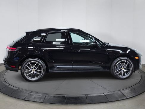 Certified 2026 Porsche Macan AWD/4WD image 8