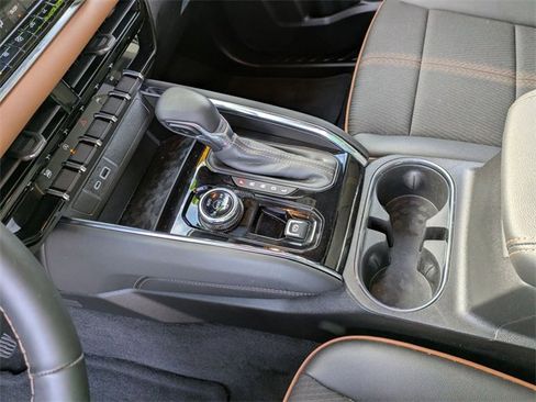 Used 2025 GMC Canyon AT4 image 13