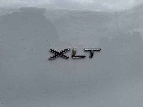 Used 2023 Ford Transit 350 XLT RWD image 5