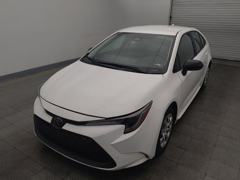 Used 2025 Toyota Corolla LE FWD image 15
