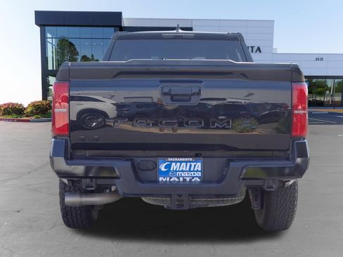 Used 2025 Toyota Tacoma TRD Off-Road AWD/4WD image 4