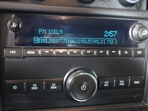 Used 2018 Chevrolet Express 2500 w/ Driver Convenience Package image 19