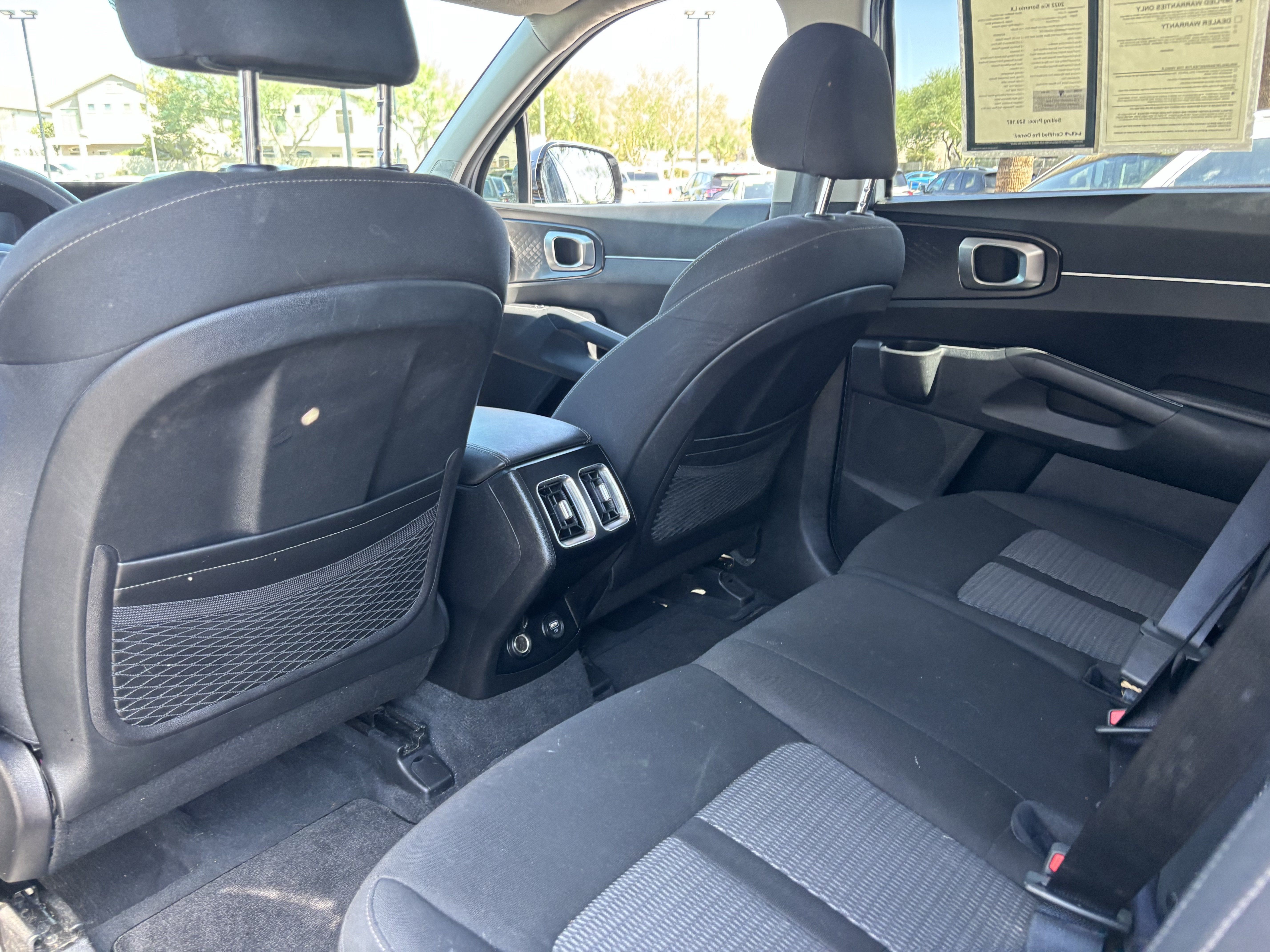 Certified 2022 Kia Sorento LX FWD image 15