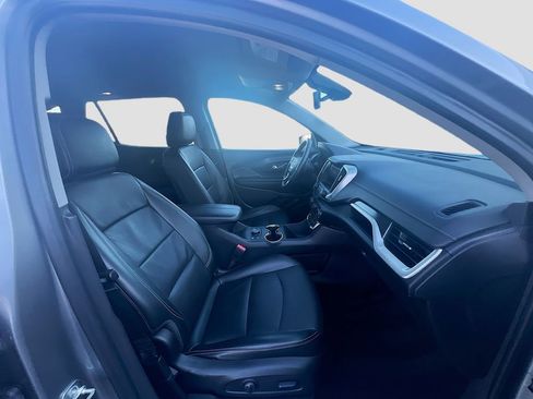 Used 2024 GMC Terrain SLT image 29