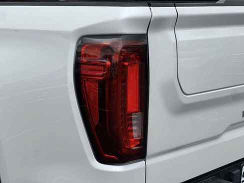 Used 2023 GMC Sierra 1500 Denali AWD/4WD image 29