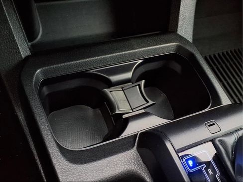 Used 2022 Toyota Tacoma SR5 image 8