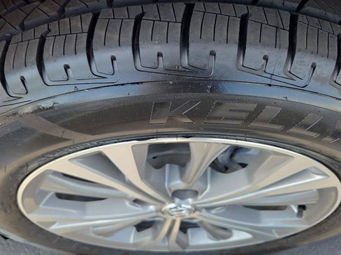 Used 2022 Buick Envision Preferred FWD image 3