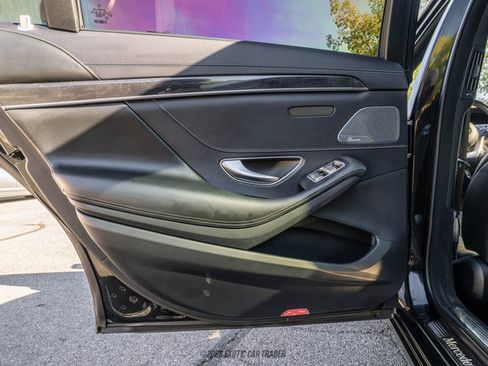 Used 2020 Mercedes-Benz S 560 Sedan image 25