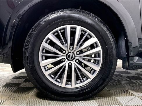 Used 2023 Nissan Armada SL w/ Captain's Chairs Package image 8