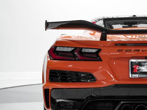Used 2023 Chevrolet Corvette Z06 w/ Z07 Performance Package RWD image 58