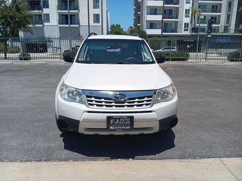 Used 2011 Subaru Forester 2.5X AWD/4WD image 2