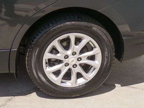 Used 2018 Chevrolet Equinox LS FWD image 6