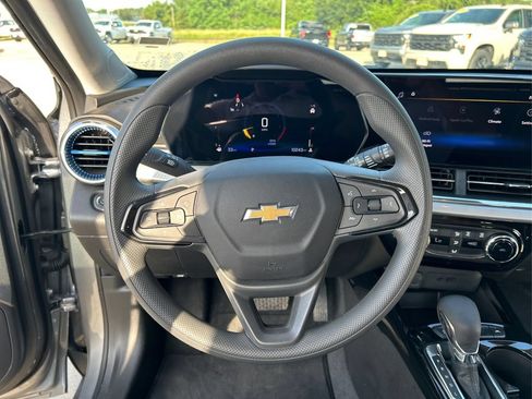 Used 2026 Chevrolet Trax LT FWD image 16