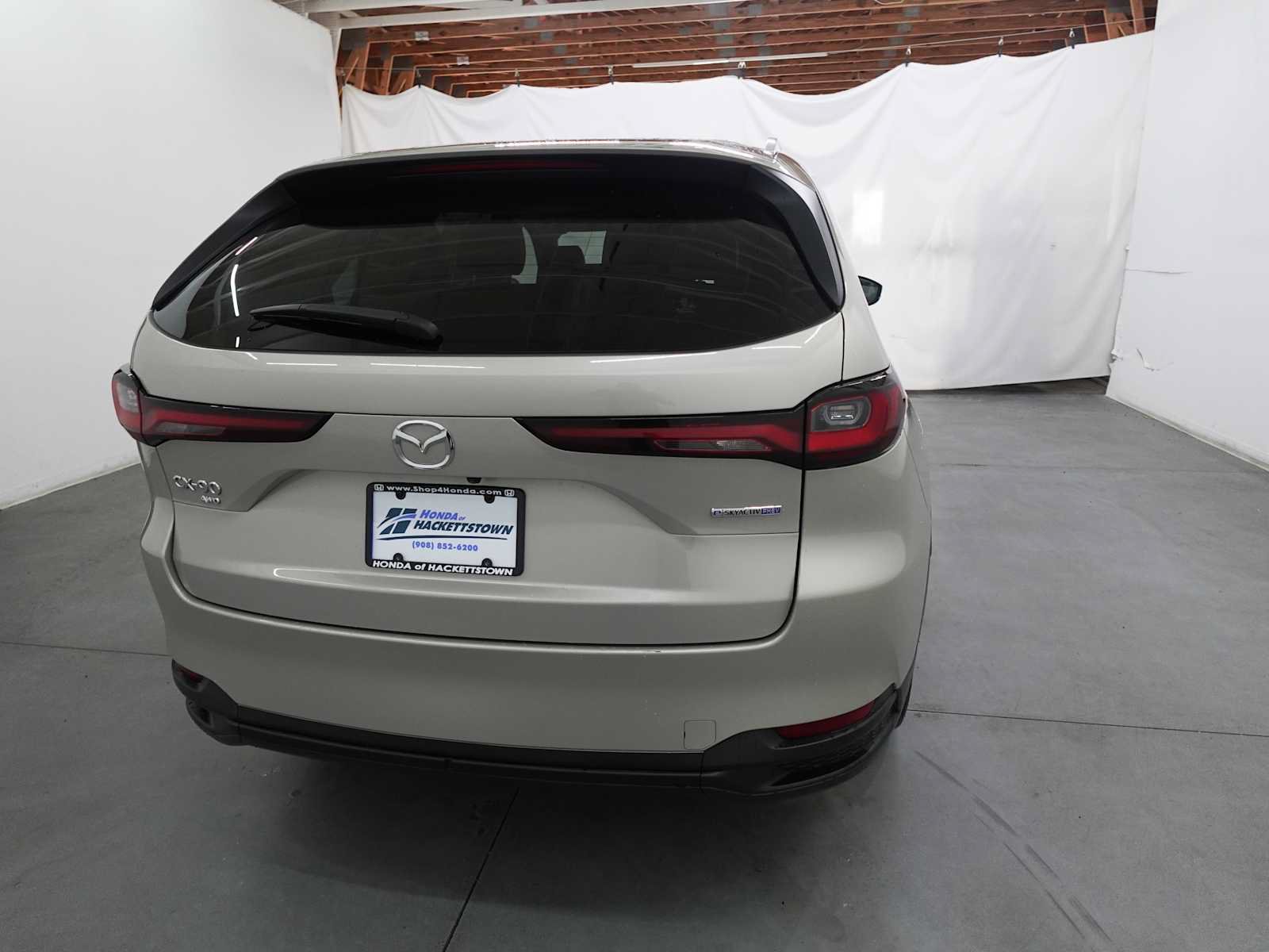 Used 2024 MAZDA CX-90 Plug-In Hybrid w/ Preferred AWD/4WD image 5