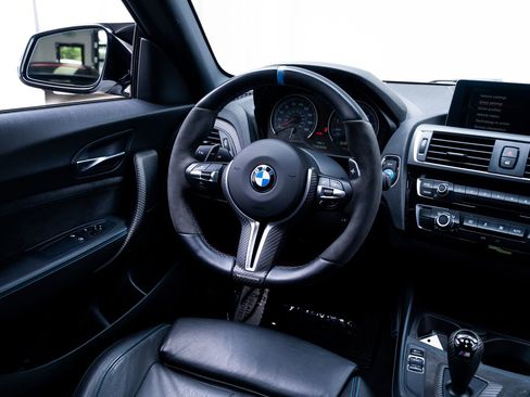 Used 2017 BMW M2 RWD image 13