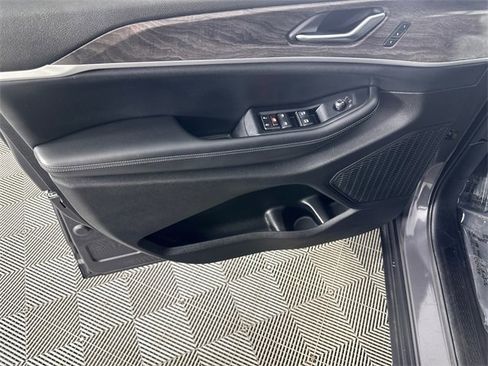 Certified 2024 Jeep Grand Cherokee L Limited w/ Black Appearance Package image 21