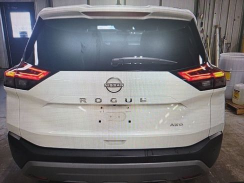 Used 2023 Nissan Rogue S image 13