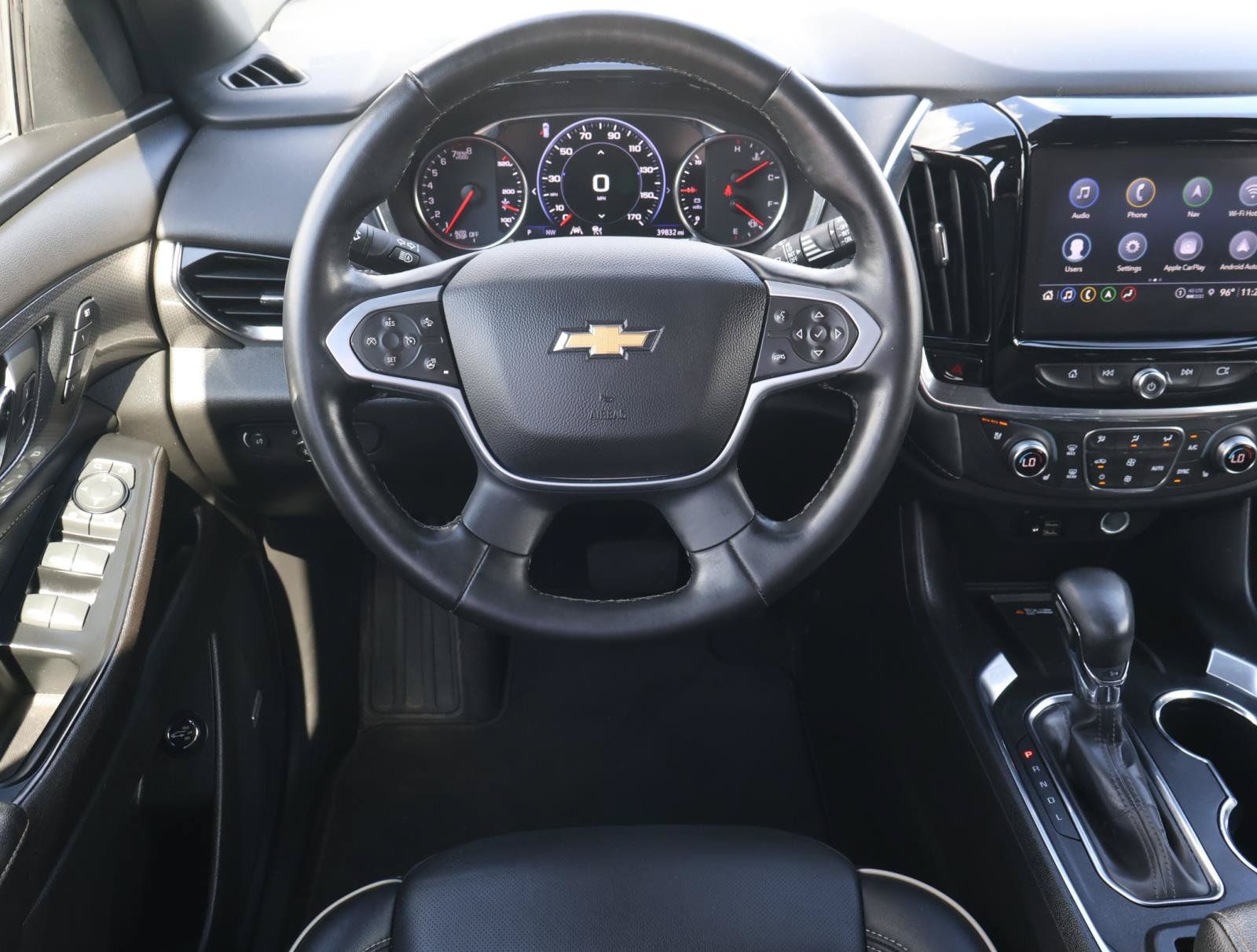 Used 2023 Chevrolet Traverse Premier FWD image 11