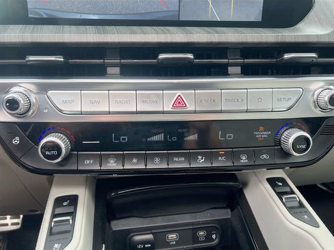 Used 2024 Kia Telluride SX Prestige AWD/4WD image 15