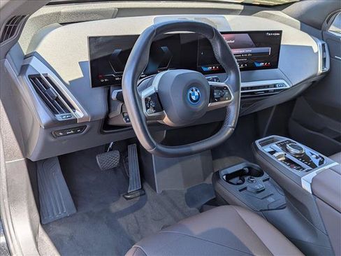 Used 2024 BMW iX xDrive50 AWD/4WD image 10