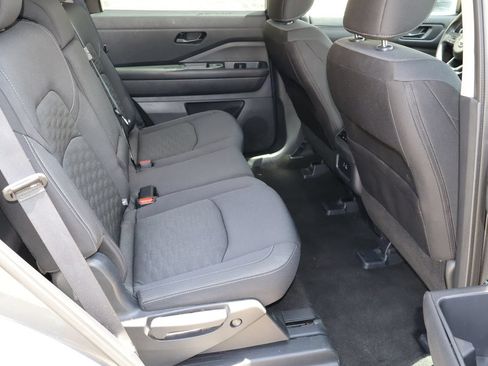 Used 2025 Nissan Pathfinder SV AWD/4WD image 18