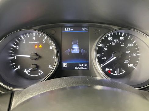 Used 2019 Nissan Rogue SL w/ Premium Package AWD/4WD image 5