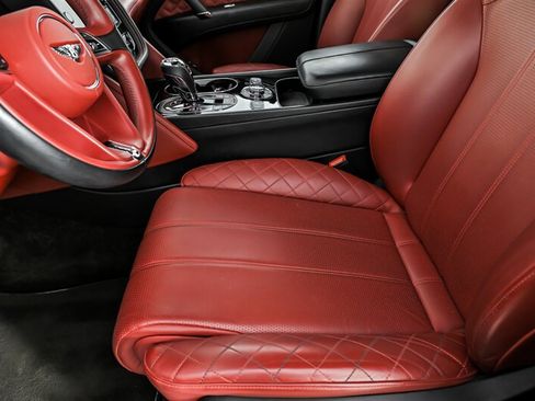 Used 2017 Bentley Bentayga AWD/4WD image 13