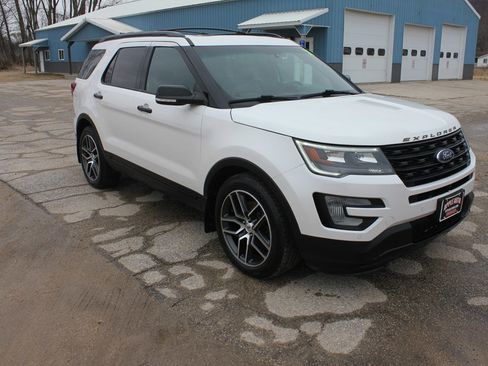 Used 2016 Ford Explorer Sport w/ Equipment Group 401A image 3