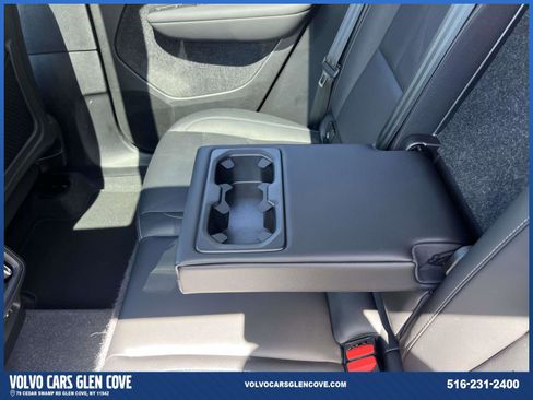 Used 2024 Volvo XC40 B5 Plus w/ Climate Package AWD/4WD image 10