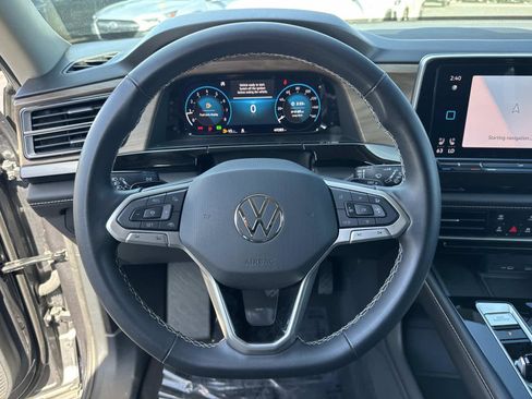 Used 2024 Volkswagen Atlas SE image 28