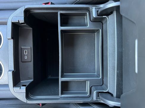 Used 2024 Chevrolet Tahoe LT image 32