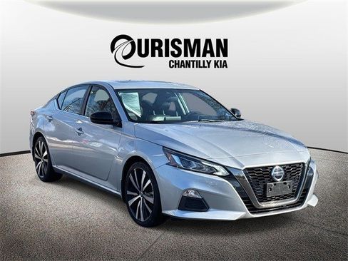 Used 2020 Nissan Altima 2.5 SR w/ Premium Package image 1
