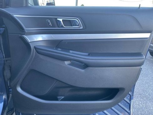 Used 2016 Ford Explorer XLT w/ Equipment Group 202A AWD/4WD image 18