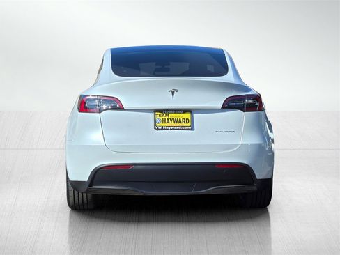 Used 2023 Tesla Model Y Long Range image 5