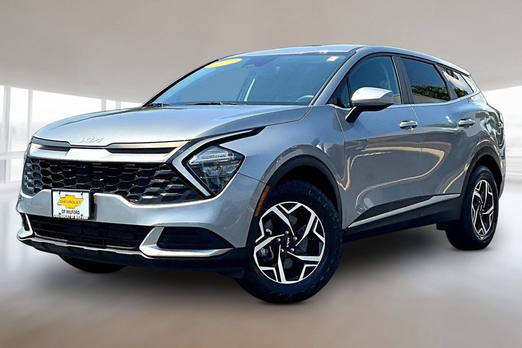 Used 2023 Kia Sportage LX AWD/4WD image 3