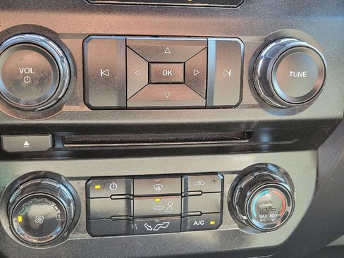 Used 2018 Ford F150 XLT AWD/4WD image 18