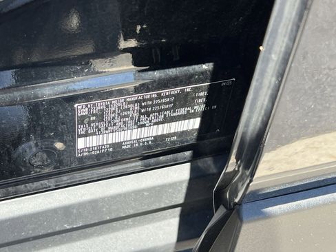 Used 2025 Toyota RAV4 XLE AWD/4WD image 32