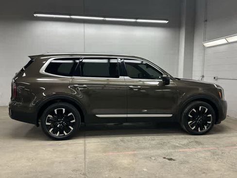 Used 2023 Kia Telluride SX Prestige image 2