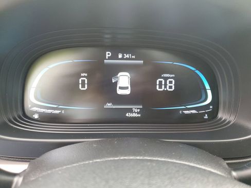Used 2023 Hyundai Venue SEL FWD image 23